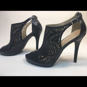 Jessica Simpson open toe shoe